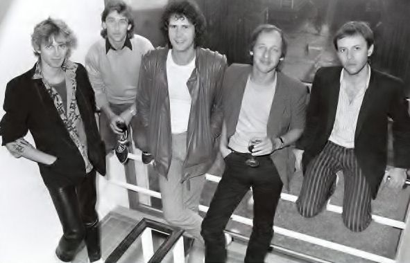 Hand in Hand - Dire Stratis #80s #direstraits #lovesong #flashback #f